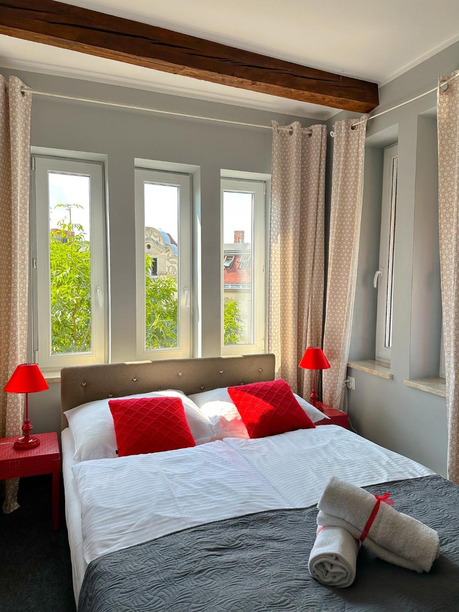 Expolis Residence - City Center Mtp Targi - 24H #Betterthanyourex Poznan Bagian luar foto