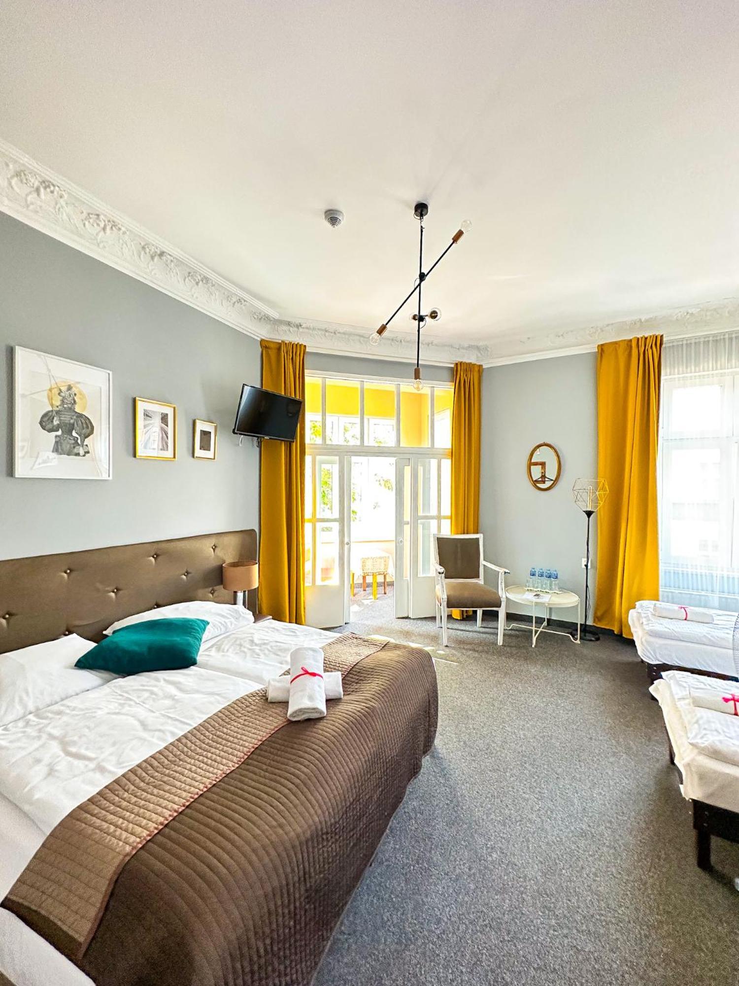 Expolis Residence - City Center Mtp Targi - 24H #Betterthanyourex Poznan Bagian luar foto