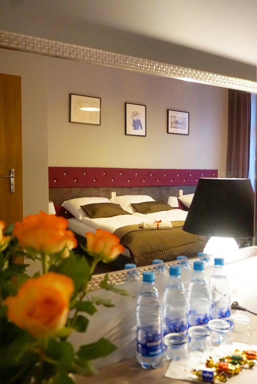 Expolis Residence - City Center Mtp Targi - 24H #Betterthanyourex Poznan Bagian luar foto